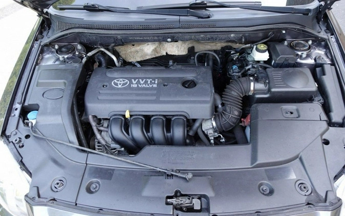 Toyota Avensis cena 17900 przebieg: 208000, rok produkcji 2006 z Nowe Miasto nad Pilicą małe 137